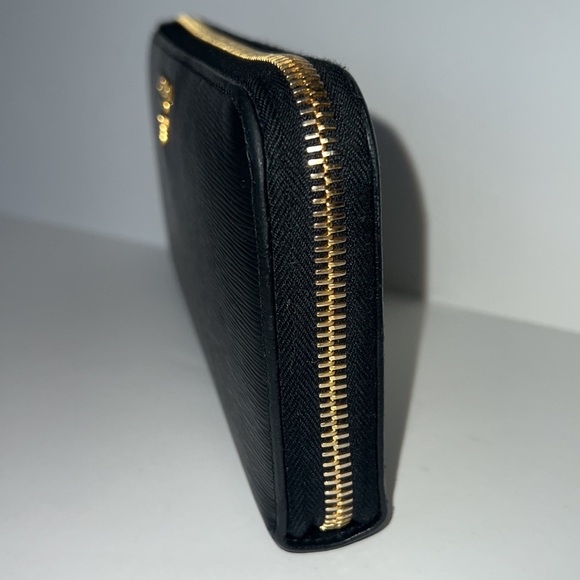Prada Zip Wallet - Picture 5 of 9